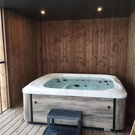 Familial Avec Saubrigues